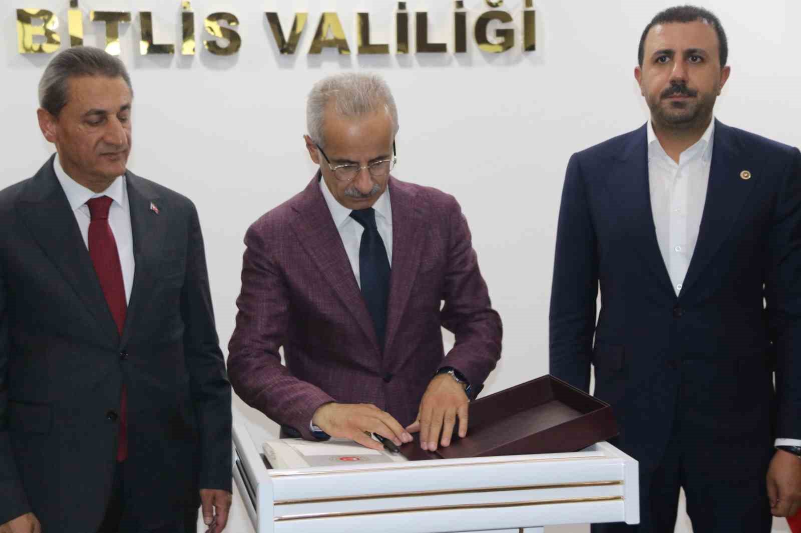 Bakan Uraloğlu: “Türkiye’nin ulaşım ve iletişim altyapısına 277 milyar dolar yatırım gerçekleştirdik”
