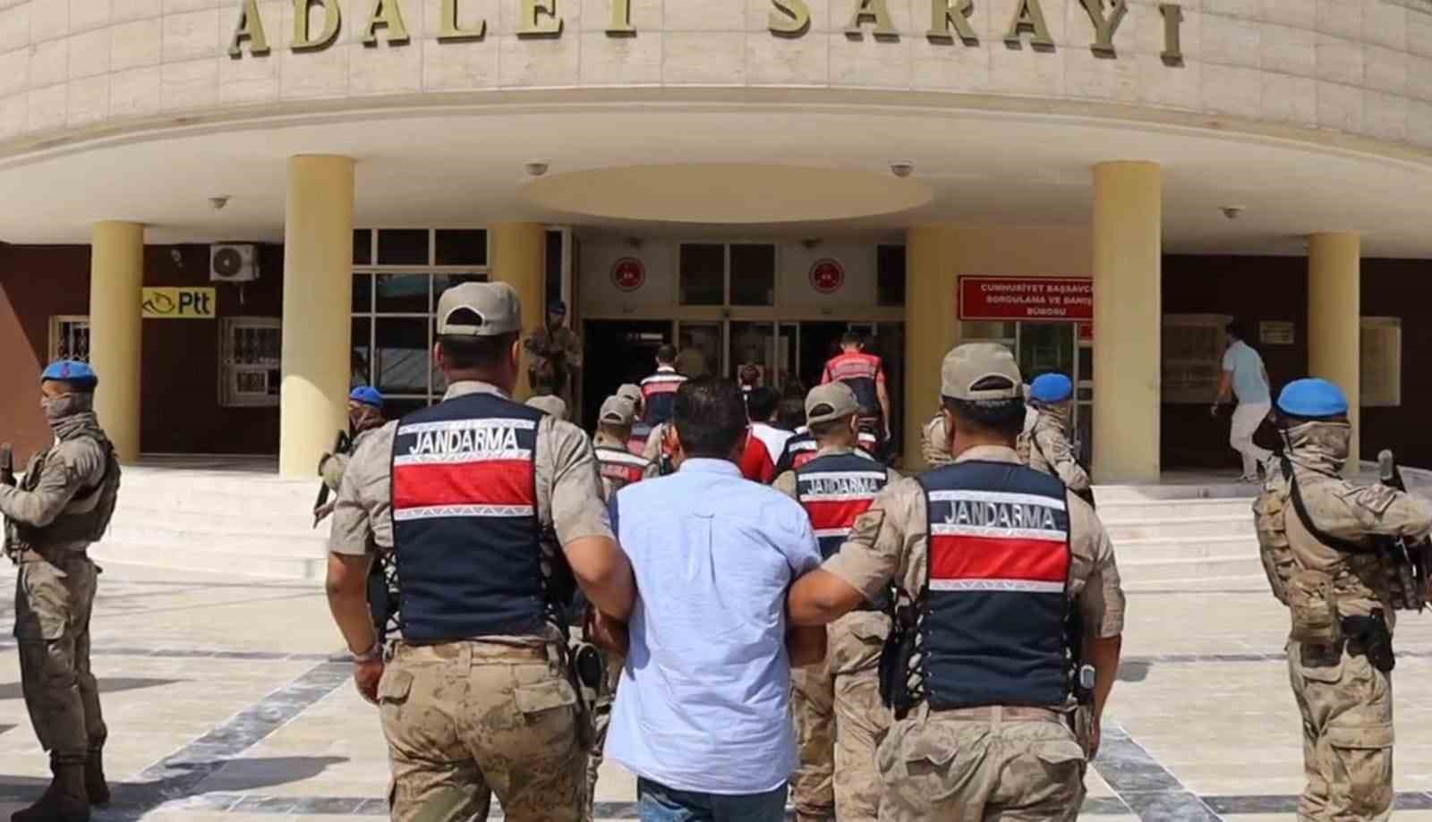 Şanlıurfa merkezli terör operasyonunda 3 tutuklama
