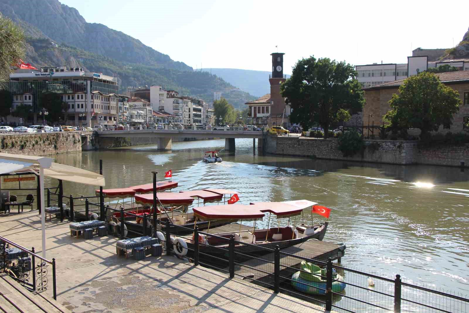 Amasya’da hava sıcaklığı 40 dereceyi buldu
