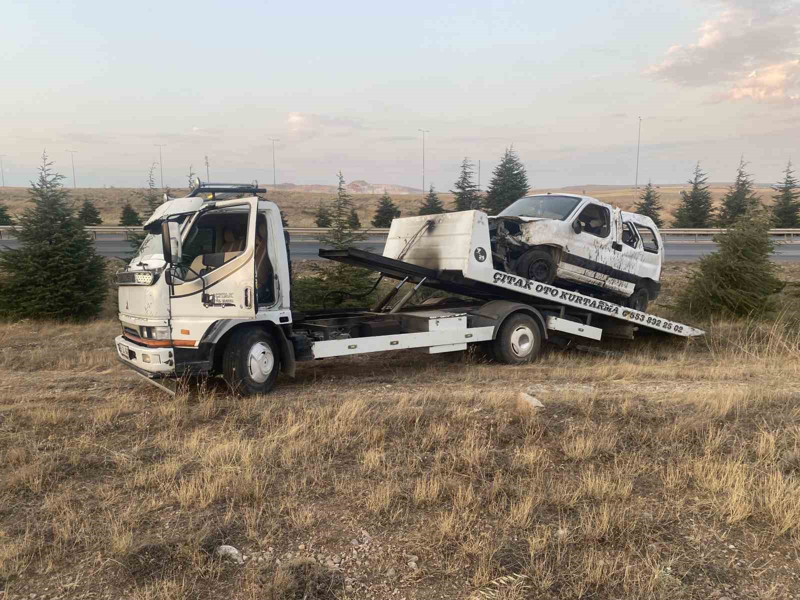 Şarampole yuvarlanan aracın sürücüsü hayatını kaybetti
