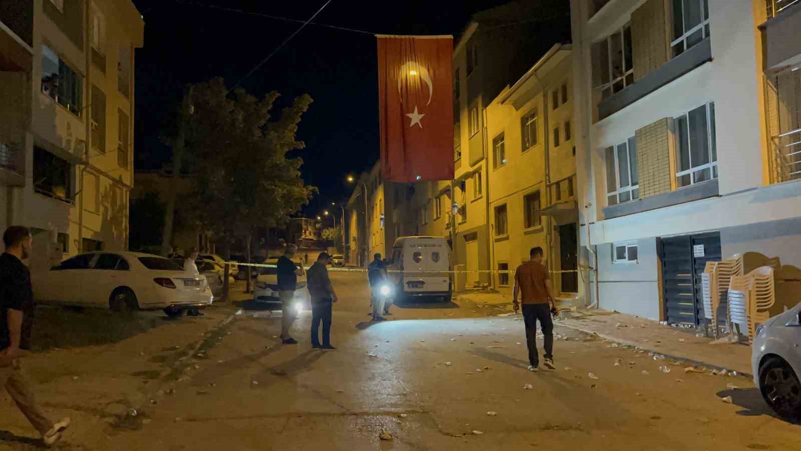 Asker eğlencesinde polis memuruna mukavemet gösteren 2 kişi gözaltına alındı
