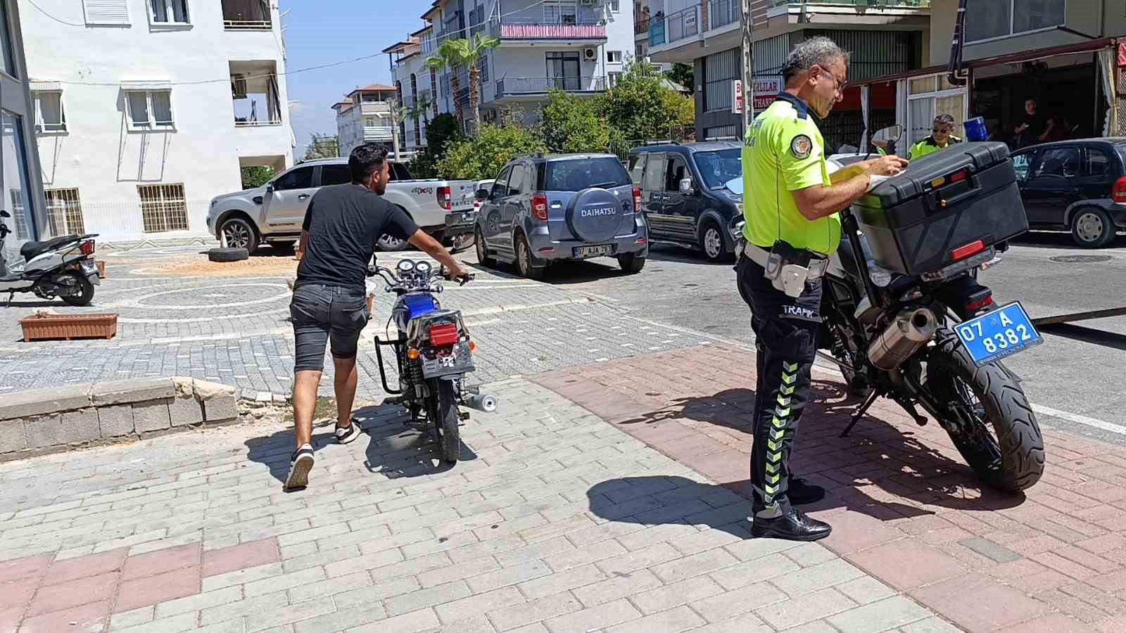 Kaybettiği plakasını başka motorda buldu
