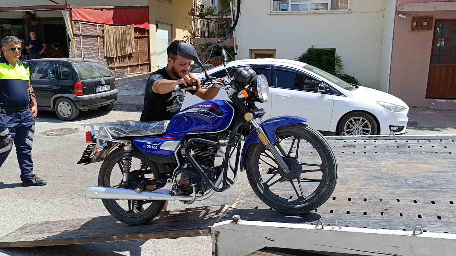 Kaybettiği plakasını başka motorda buldu
