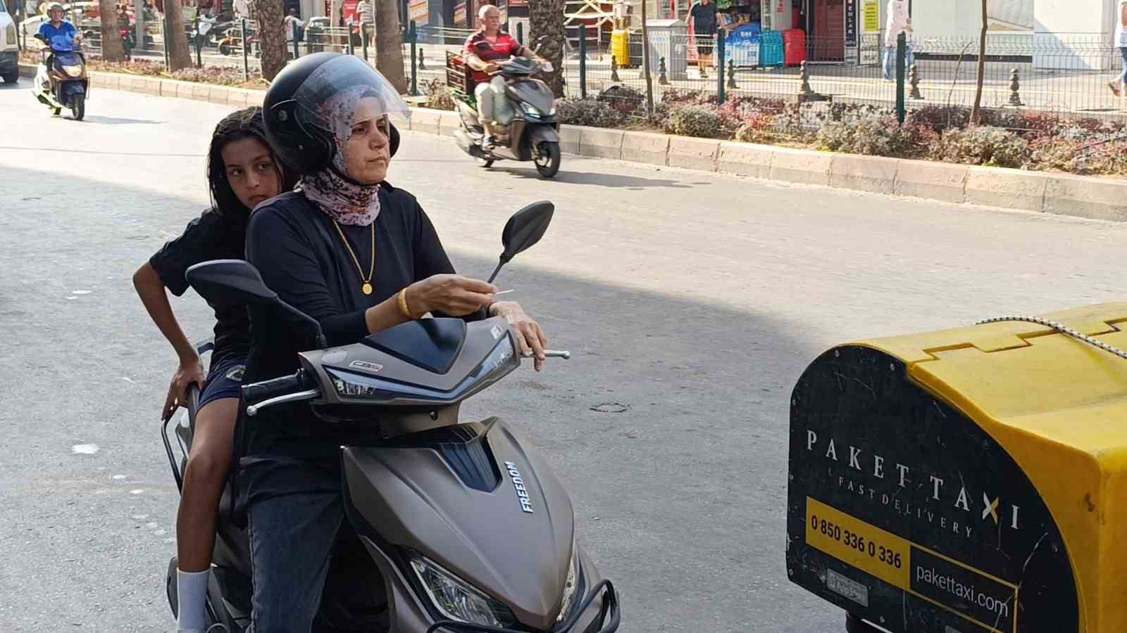 Antalya’da 2 saatte kontrol edilen 130 motosikletin yarısına ceza kesildi
