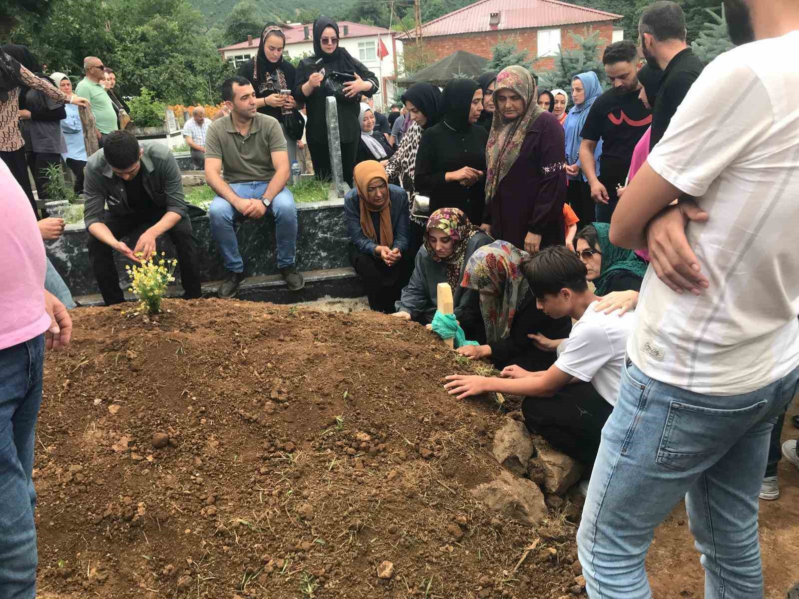 Zayıflamak için gittiği özel hastanede hayatını kaybetti
