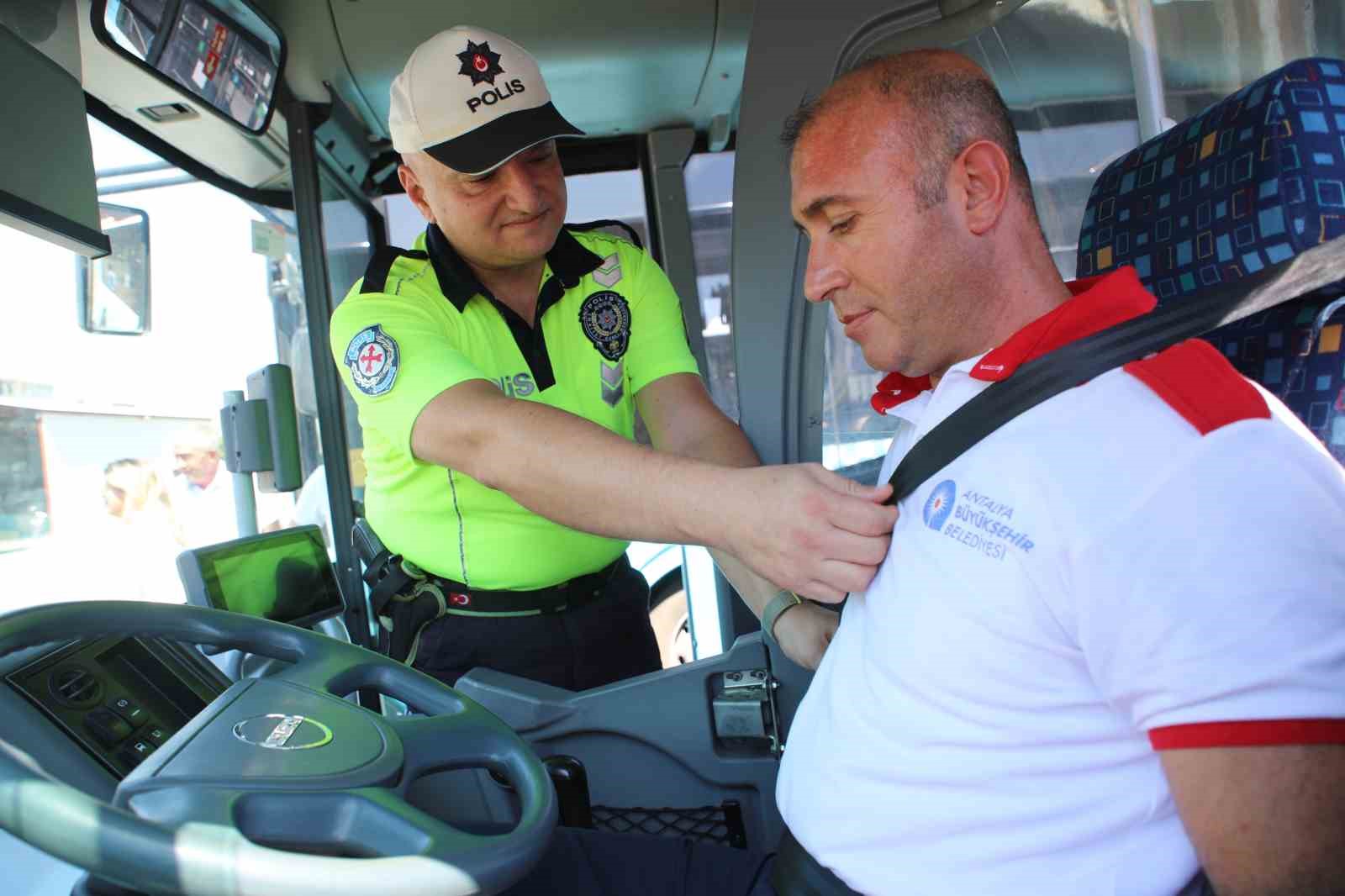 Büyükşehir’den toplu taşıma sürücülerine trafik eğitimi
