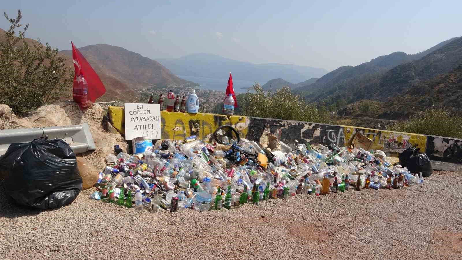 44 yıldır gönüllü olarak çevreyi temizliyor
