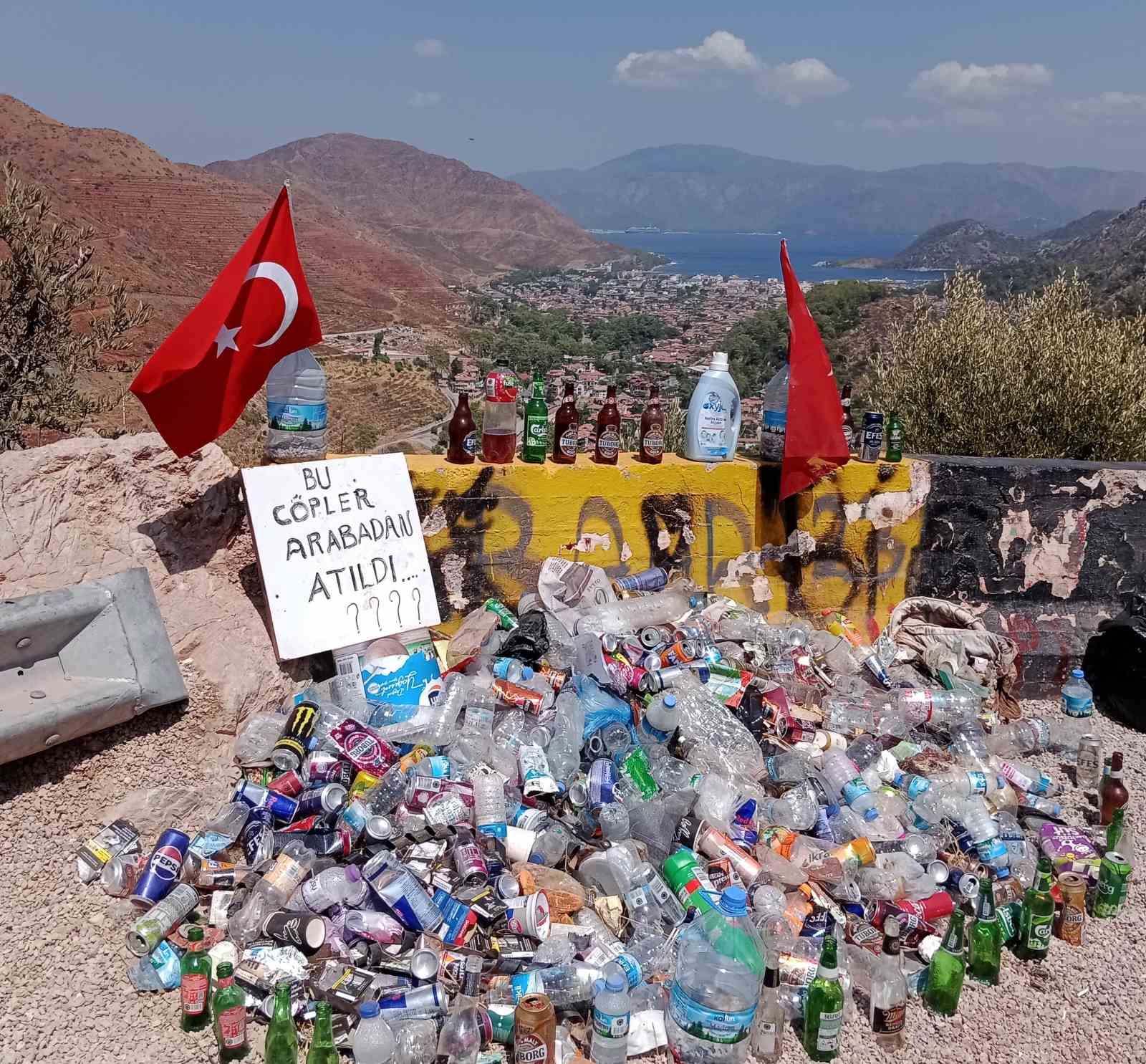 44 yıldır gönüllü olarak çevreyi temizliyor
