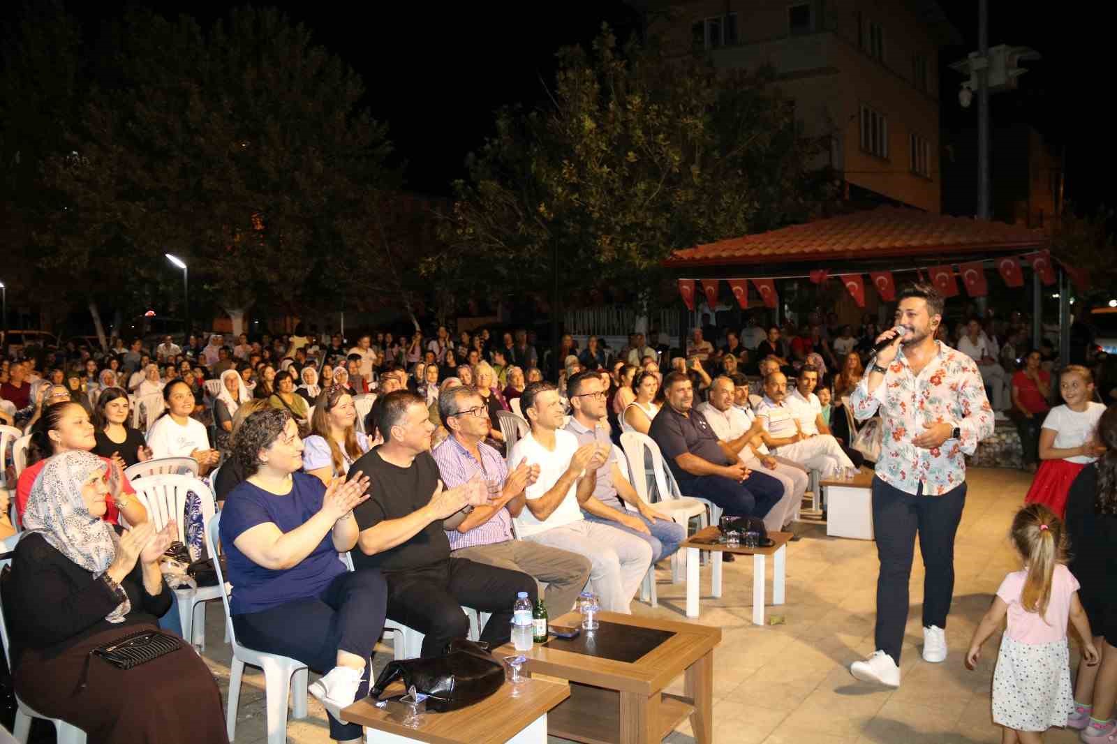 Yenipazarlılar Büyükşehir’in Yaz Konserleri ile unutulmaz bir akşam yaşadı
