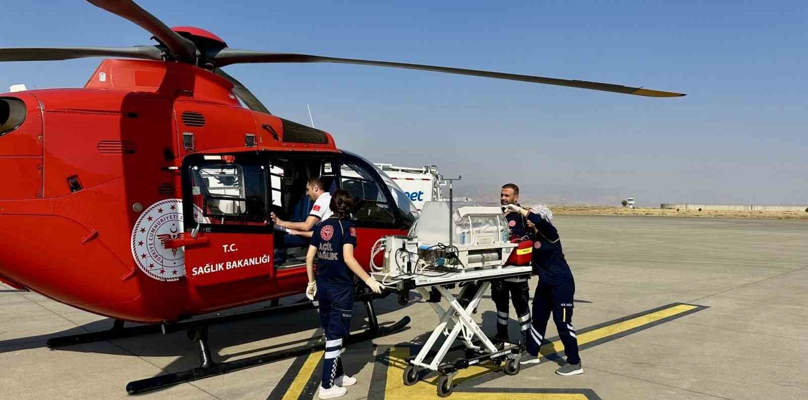 Şırnak’ta 2 günlük bebek için zamanla yarışıldı
