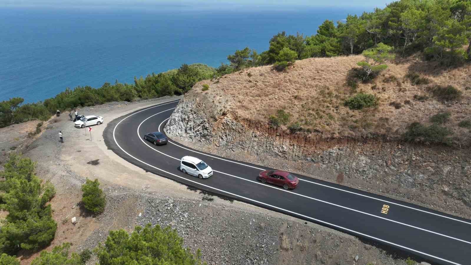 Hatay’da 7,5 kilometrelik yol 35 günde tamamlandı
