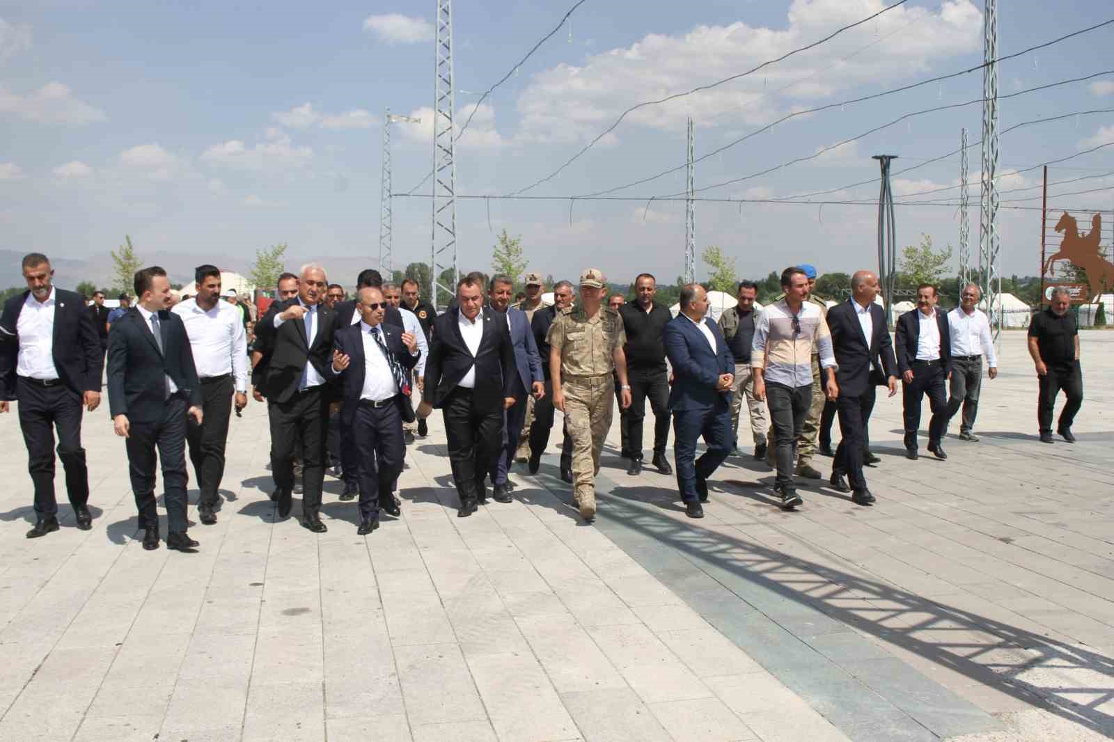 Bakan Yardımcısı Aktaş, Malazgirt’teki son hazırlıkları inceledi
