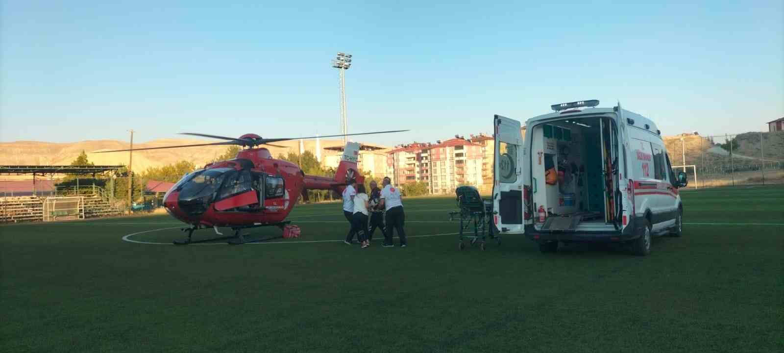 Ambulans helikopter kalp krizi geçiren hasta için havalandı
