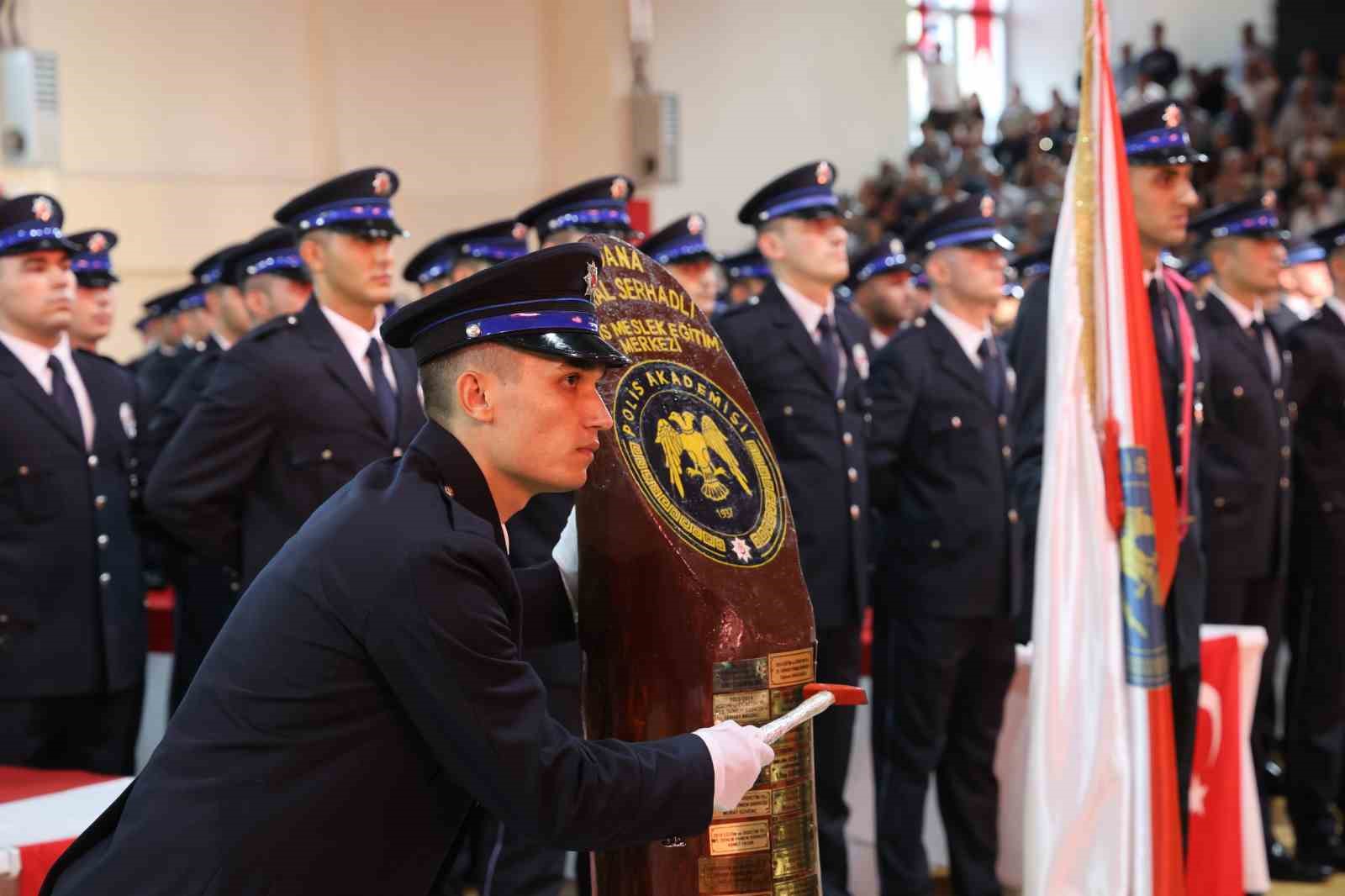 Adana’da 350 polis adayı mezun oldu
