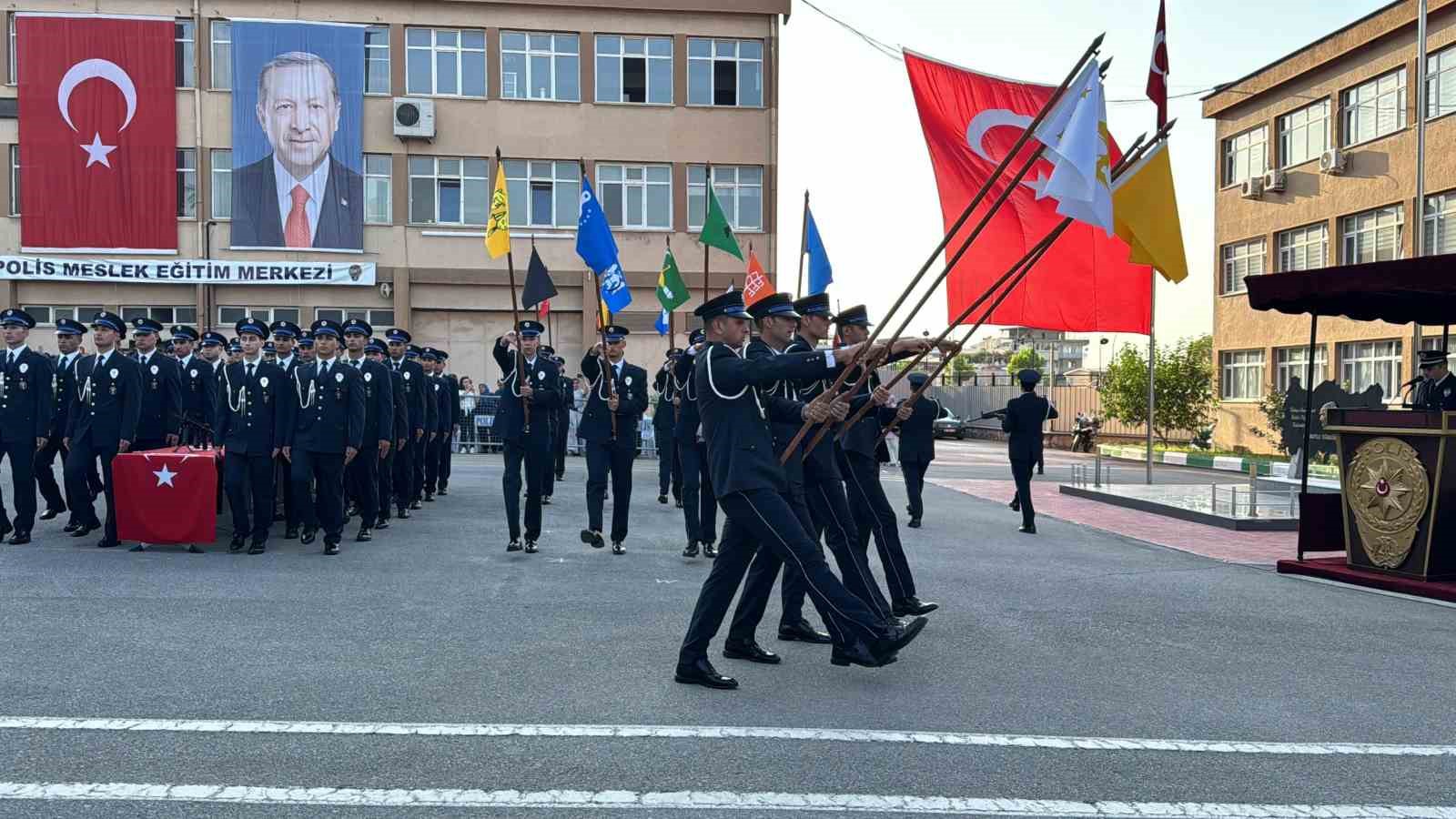 Bursa POMEM mezunlarını verdi
