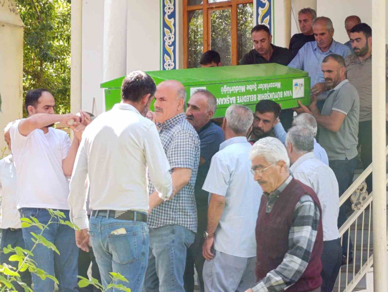 İHA Van Bölge Muhabiri İdiz’in acı günü
