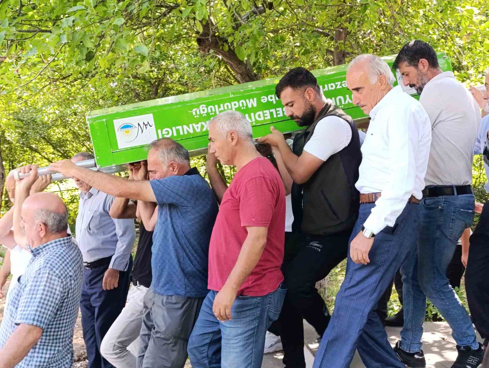 İHA Van Bölge Muhabiri İdiz’in acı günü
