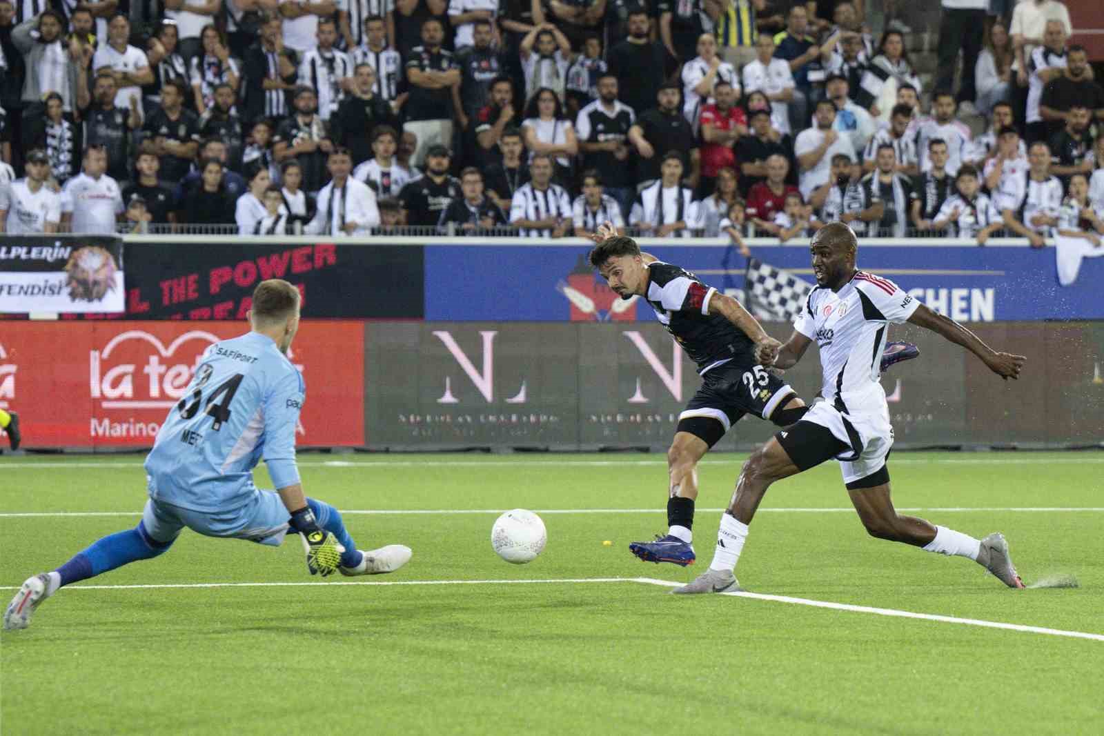 UEFA Avrupa Ligi: Lugano: 1 - Beşiktaş: 1 (İlk yarı)
