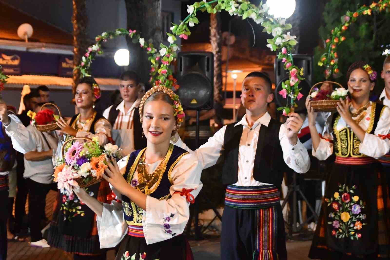 Söke Uluslararası Halk Oyunları Festivali renkli görüntülerle başladı
