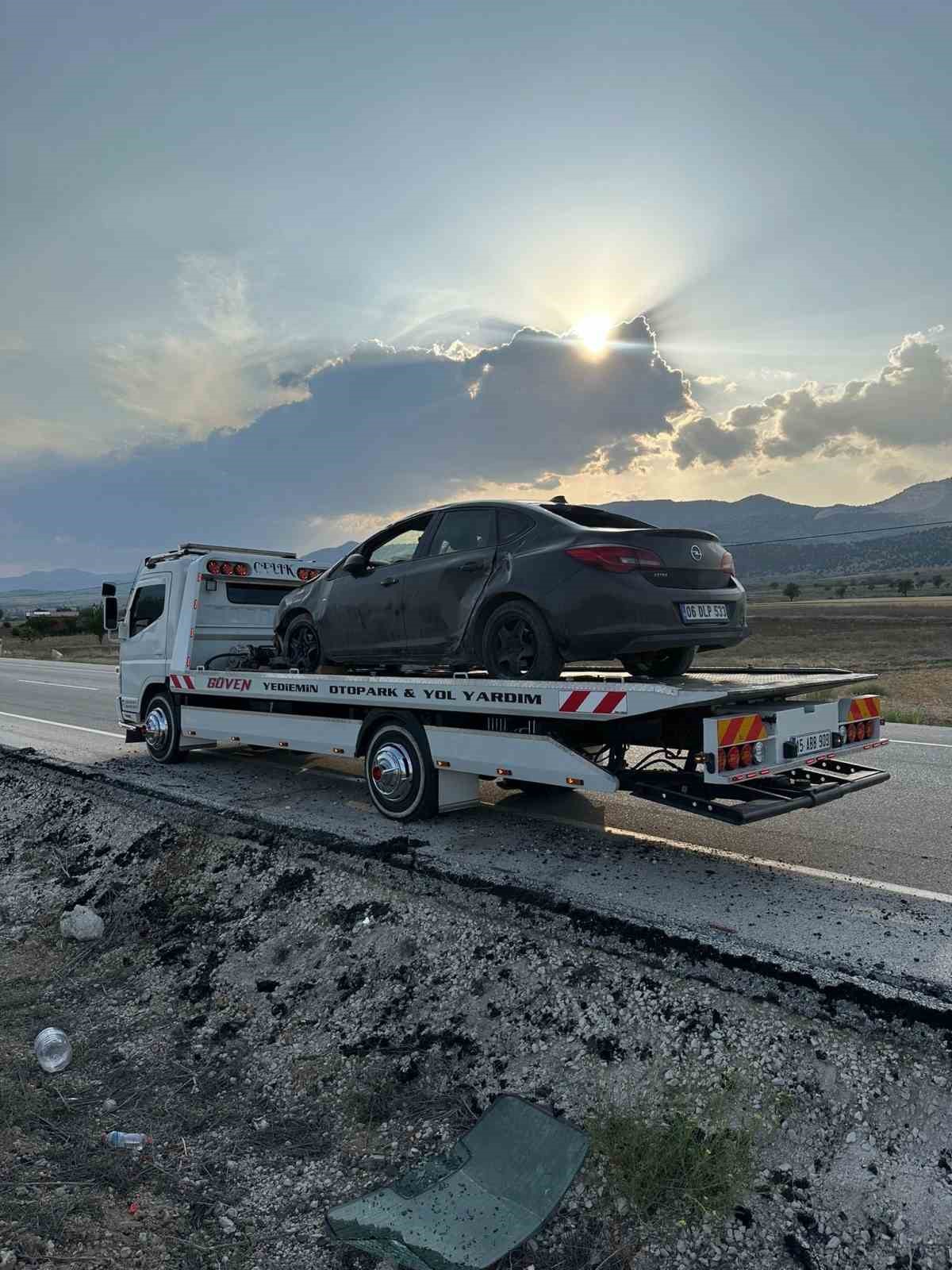 Burdur-Fethiye karayolunda otomobil takla attı: 5 yaralı
