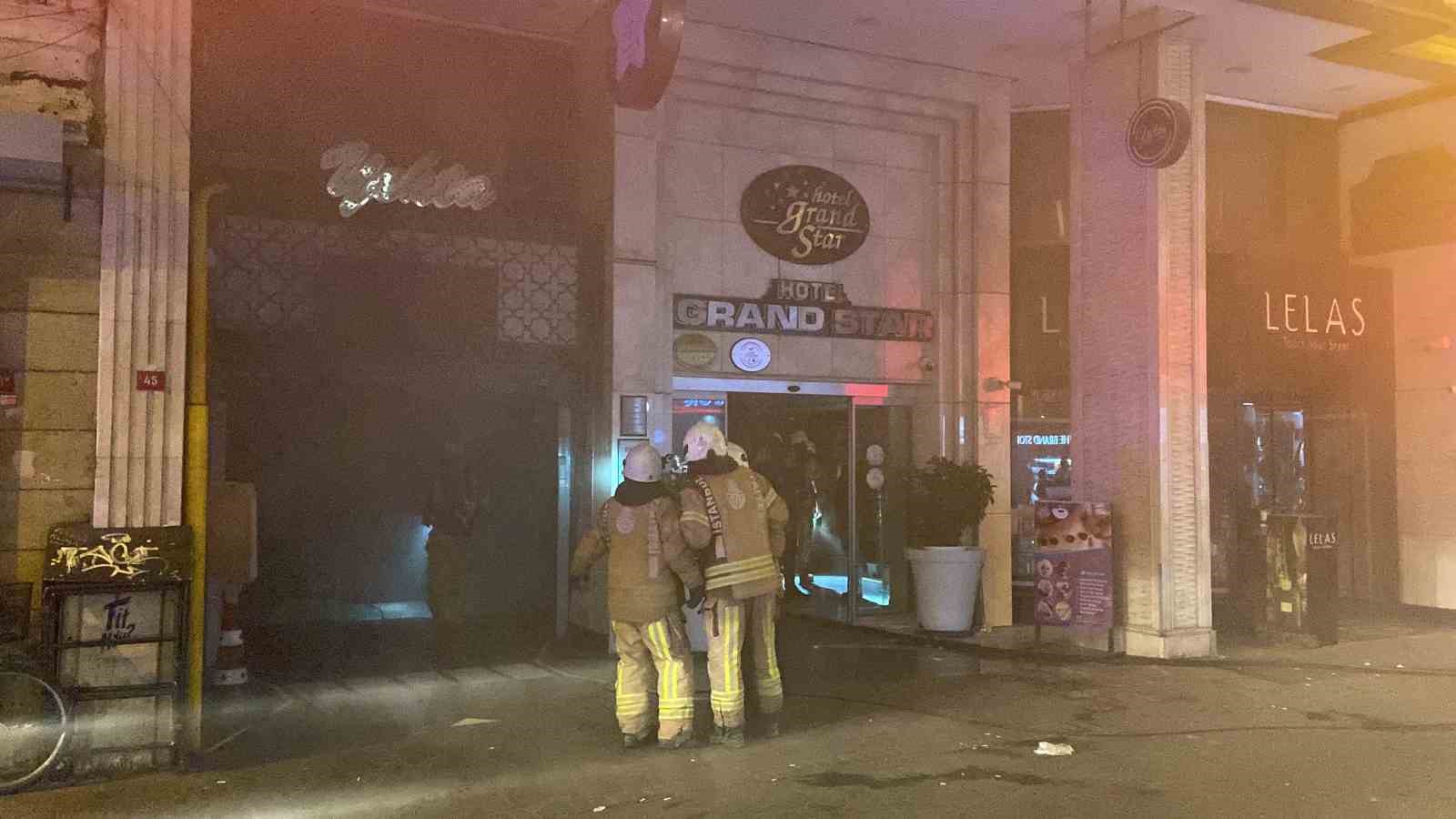 Beyoğlu’nda 9 katlı otelin bodrum katında korkutan yangın
