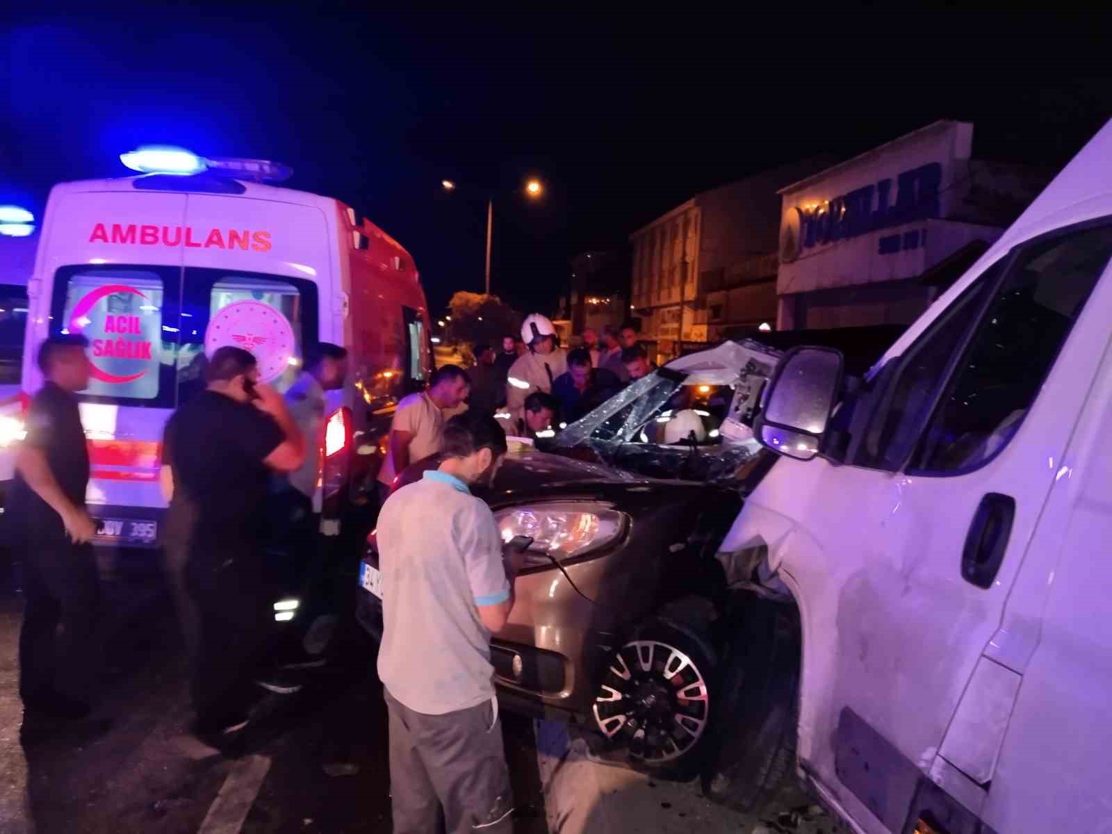 Ümraniye’de feci kaza: 3’ü çocuk 8 yaralı
