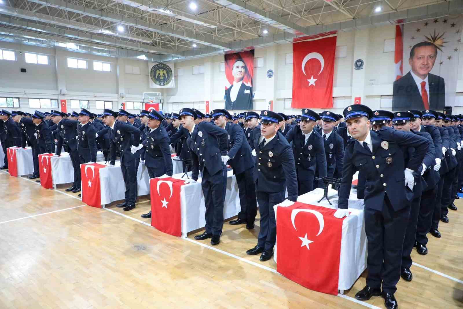 Erzincan’da 428 polis adayı mezun oldu
