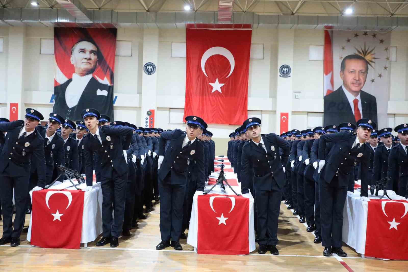 Erzincan’da 428 polis adayı mezun oldu
