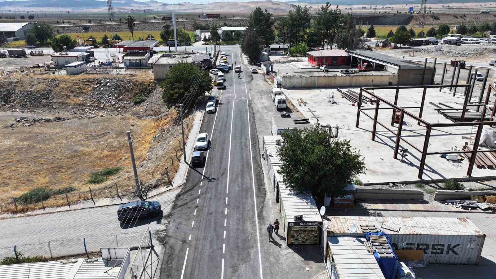 Pazarcık’ta yollar büyükşehir ile yenileniyor
