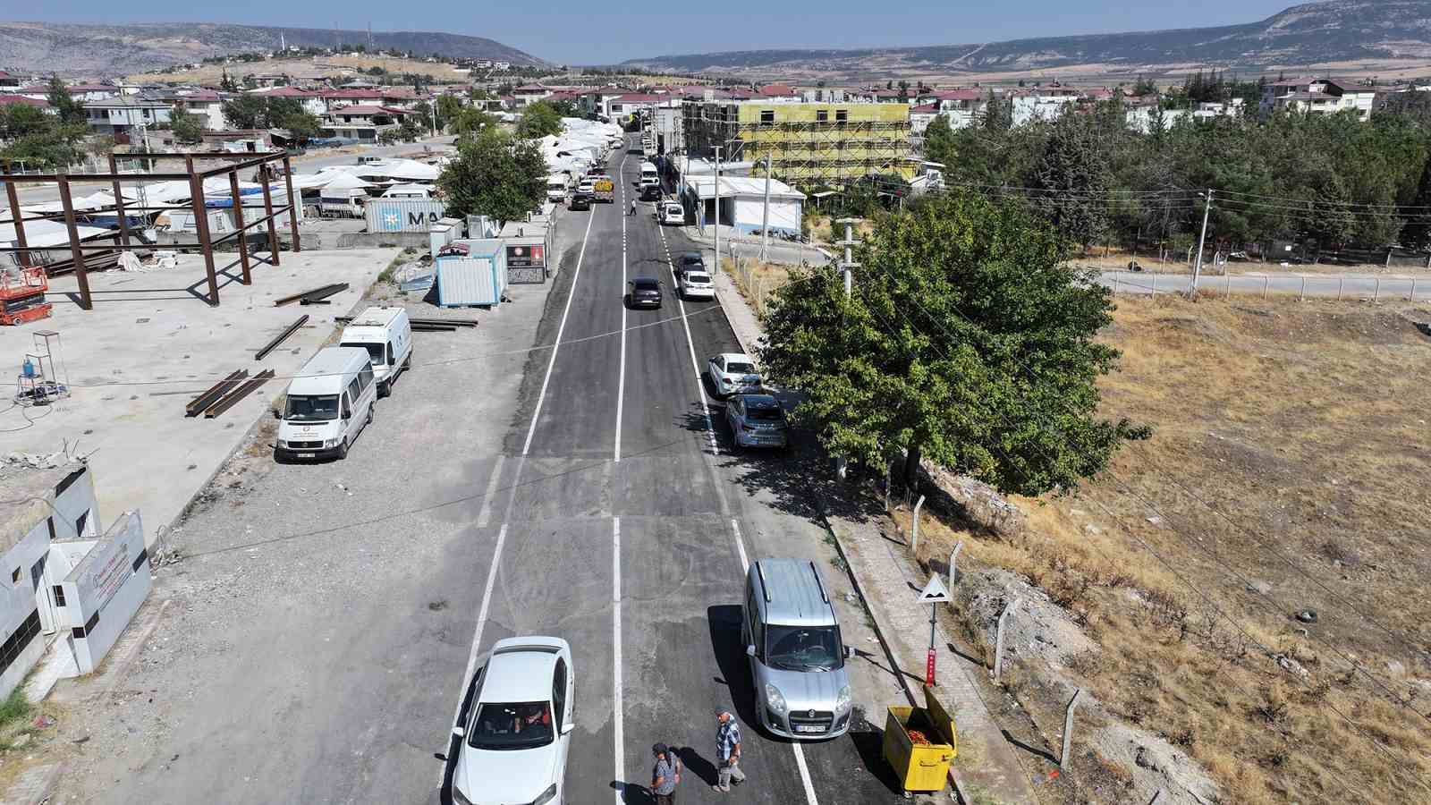 Pazarcık’ta yollar büyükşehir ile yenileniyor
