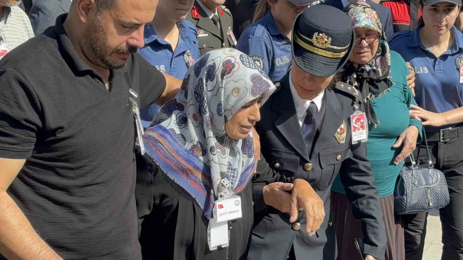 Şehit Polis Memuru Mustafa Peksoy için il emniyette cenaze töreni
