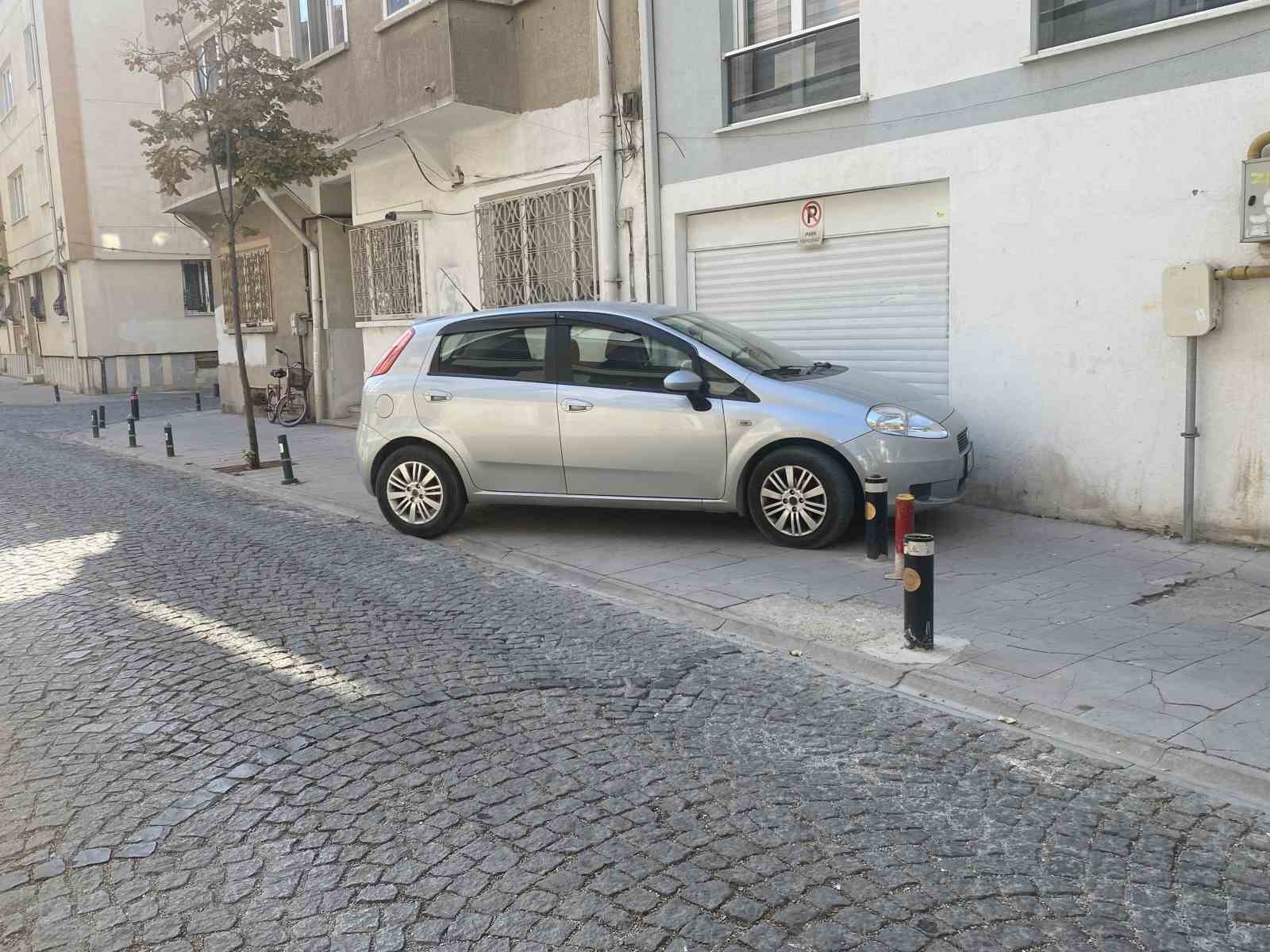 Mahalleli sürekli kırılan dubalarla ilgili çözümü kendi üretti
