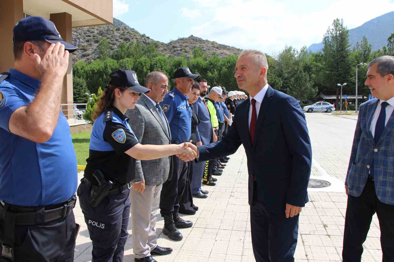 Amasya’nın yeni emniyet müdürü Ayhan Saraç göreve başladı
