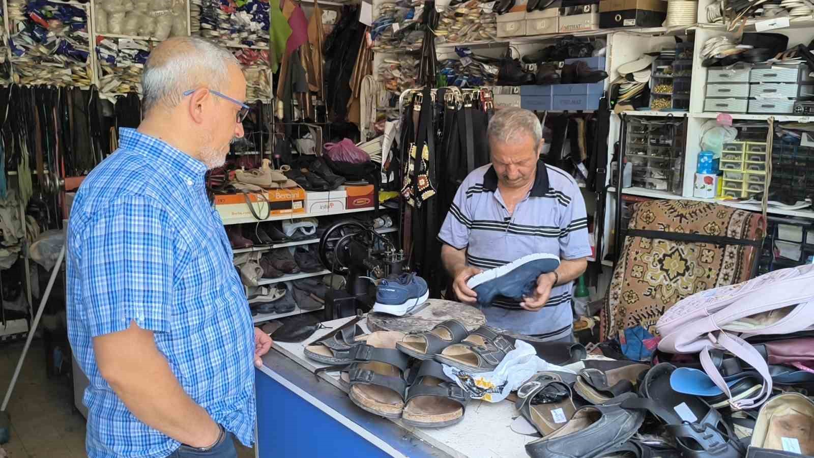 50 yıldır 20 metrekarelik dükkanda yaptığı işle geçimini sağlıyor
