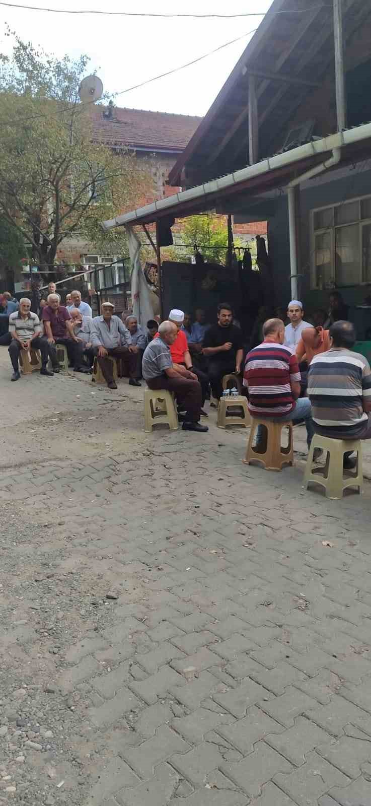 Dere kenarında ölü bulunan 73 yaşındaki kadın toprağa verildi
