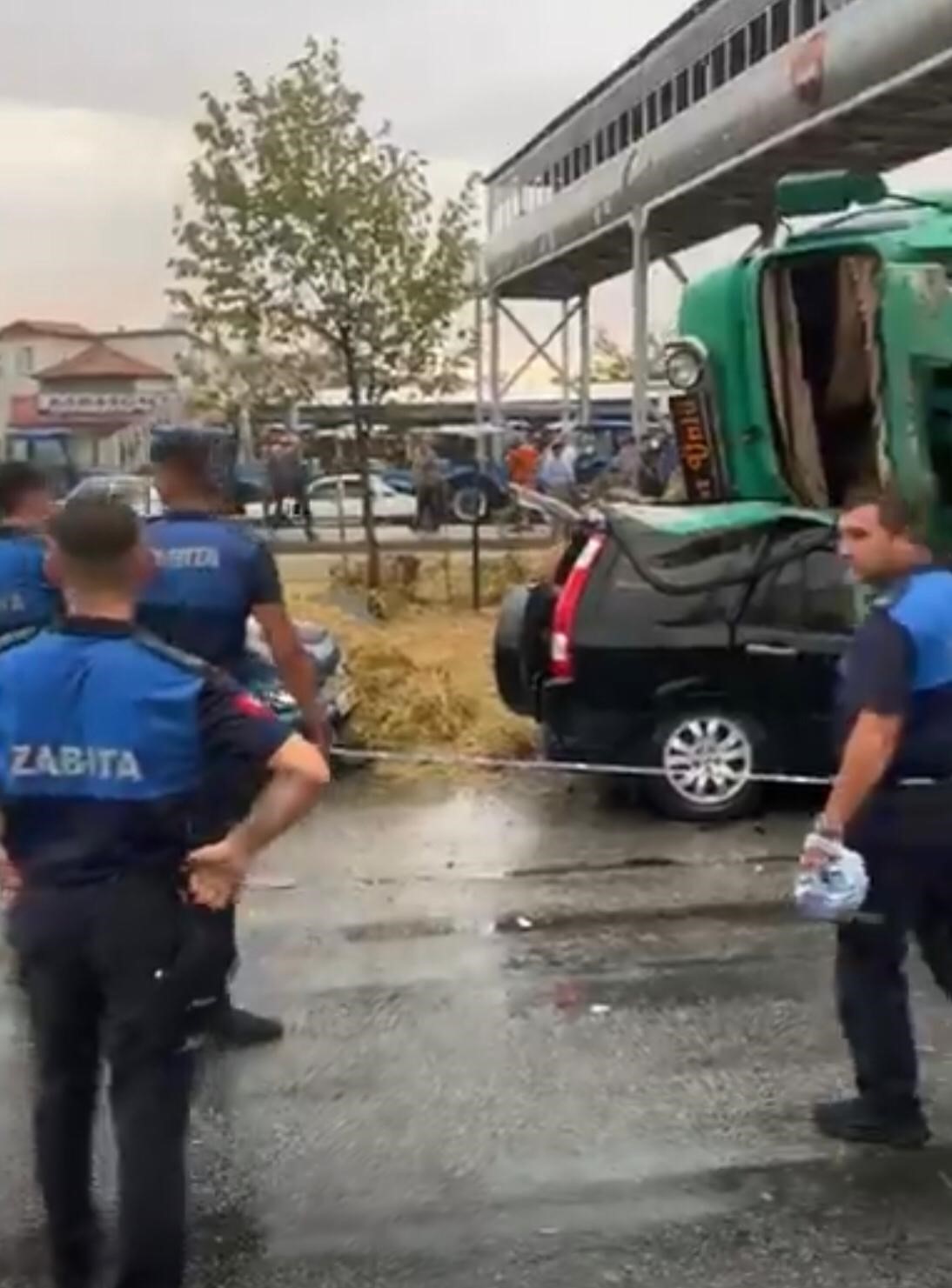 Afyonkarahisar’da 9 araçlı zincirleme kaza: 2 ölü, 12 yaralı
