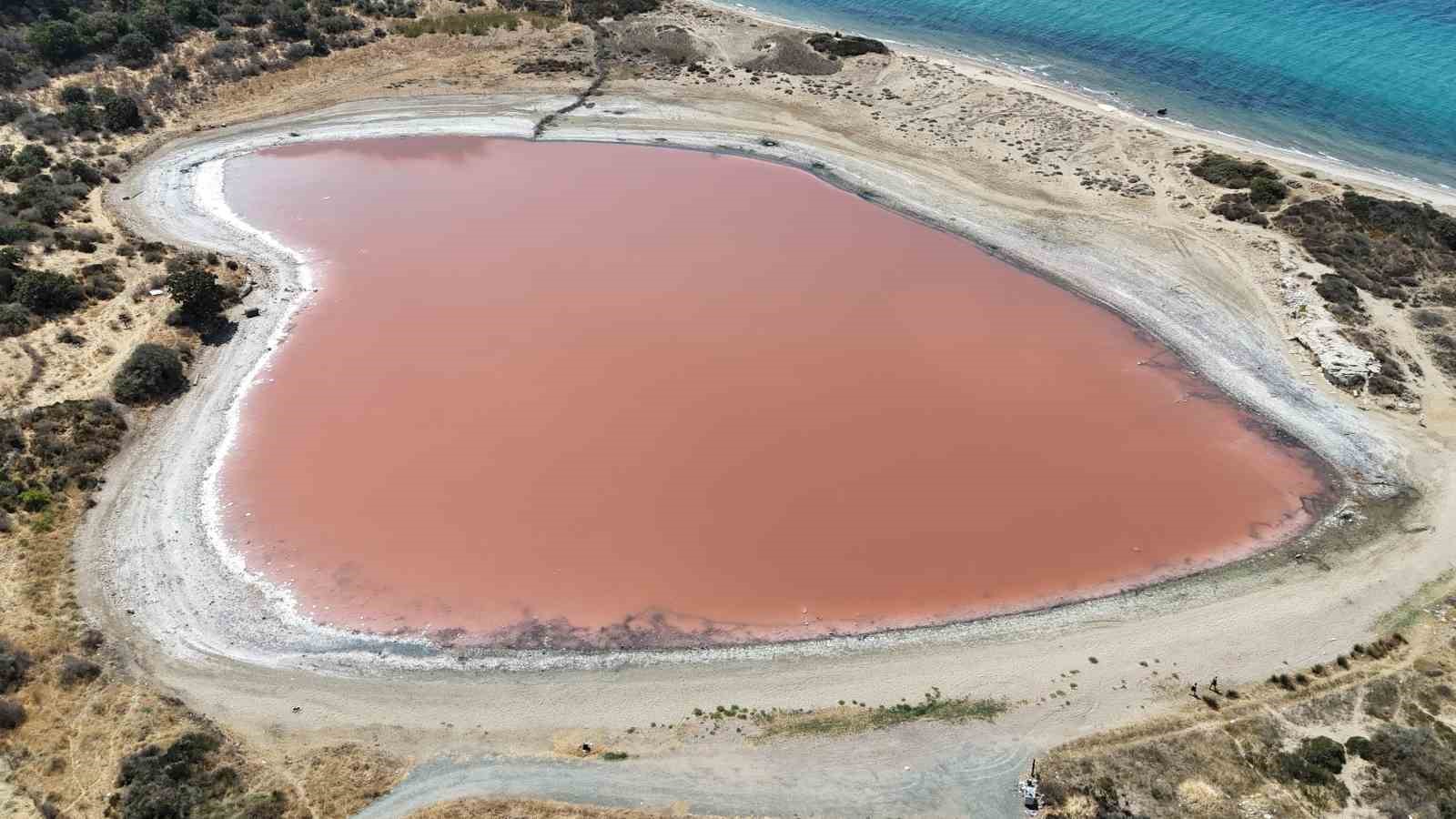 (Özel) 2 bin yıllık antik liman kalpli pembe göle dönüştü
