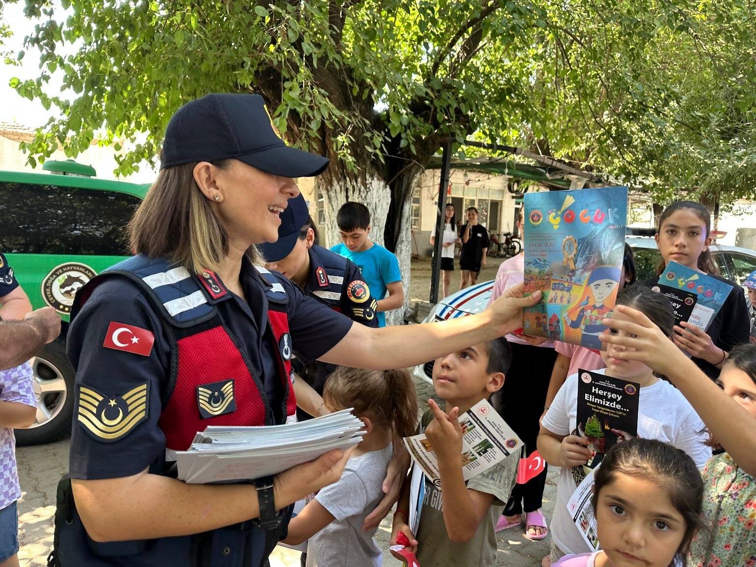 Çineli minikler jandarma ile dolu dolu bir gün geçirdi
