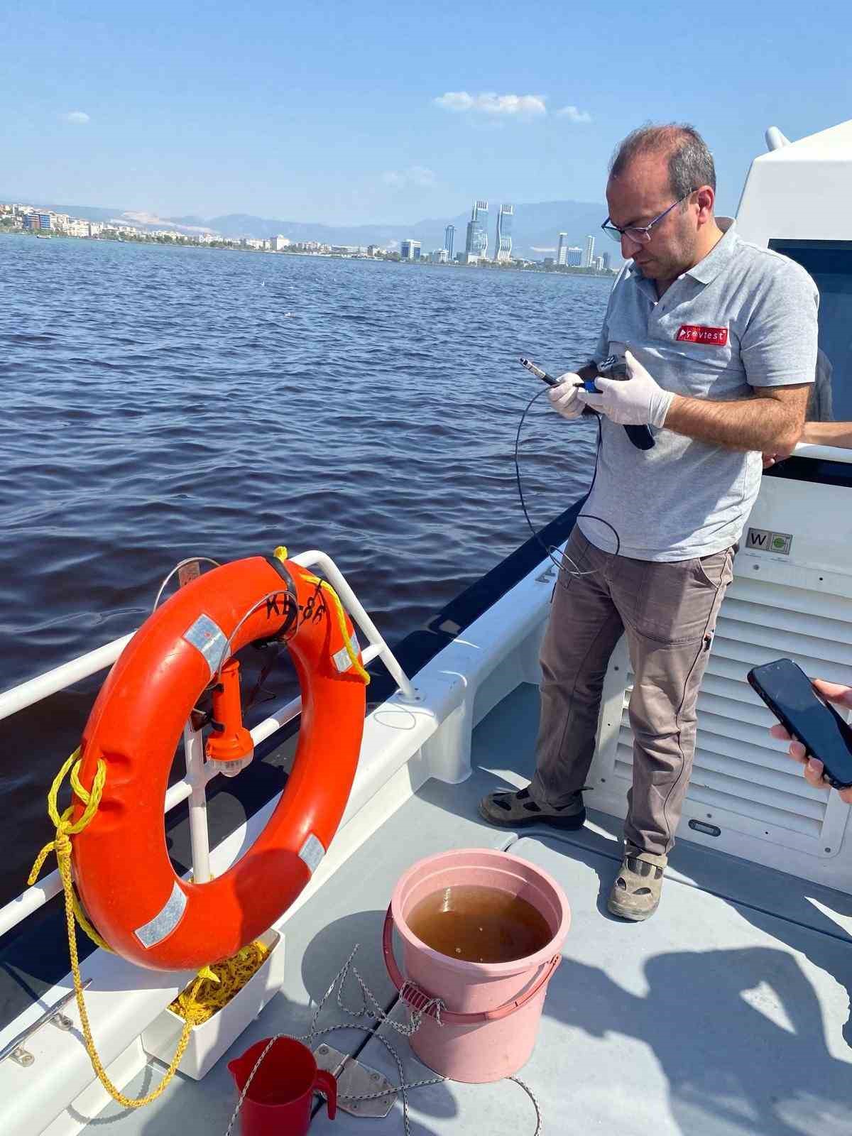 Çevre ve Şehircilik Bakanlığı’ndan İzmir Körfezi’ndeki balık ölümlerine inceleme
