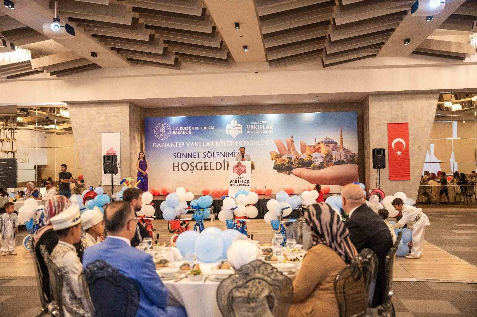 Gaziantep Vakıflar Bölge Müdürlüğü 20 çocuğu sünnet ettirdi
