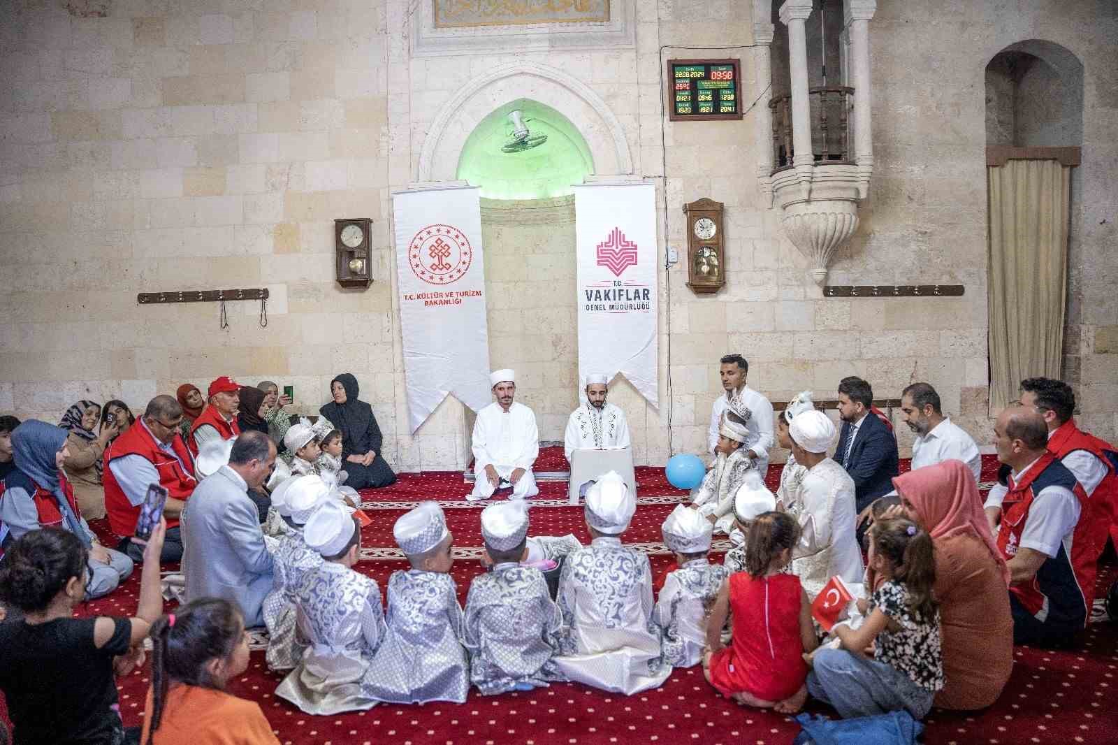 Gaziantep Vakıflar Bölge Müdürlüğü 20 çocuğu sünnet ettirdi
