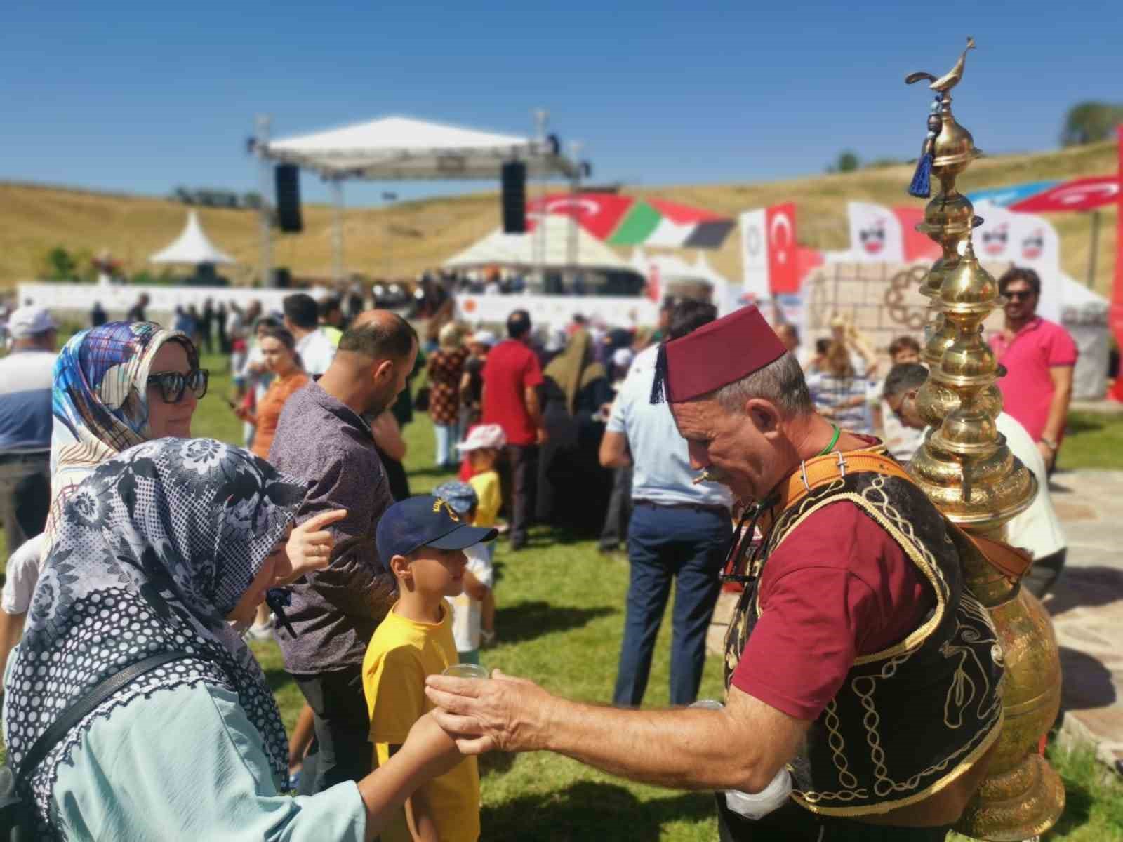 Ahlat’ta Mardin otağına yoğun ilgi
