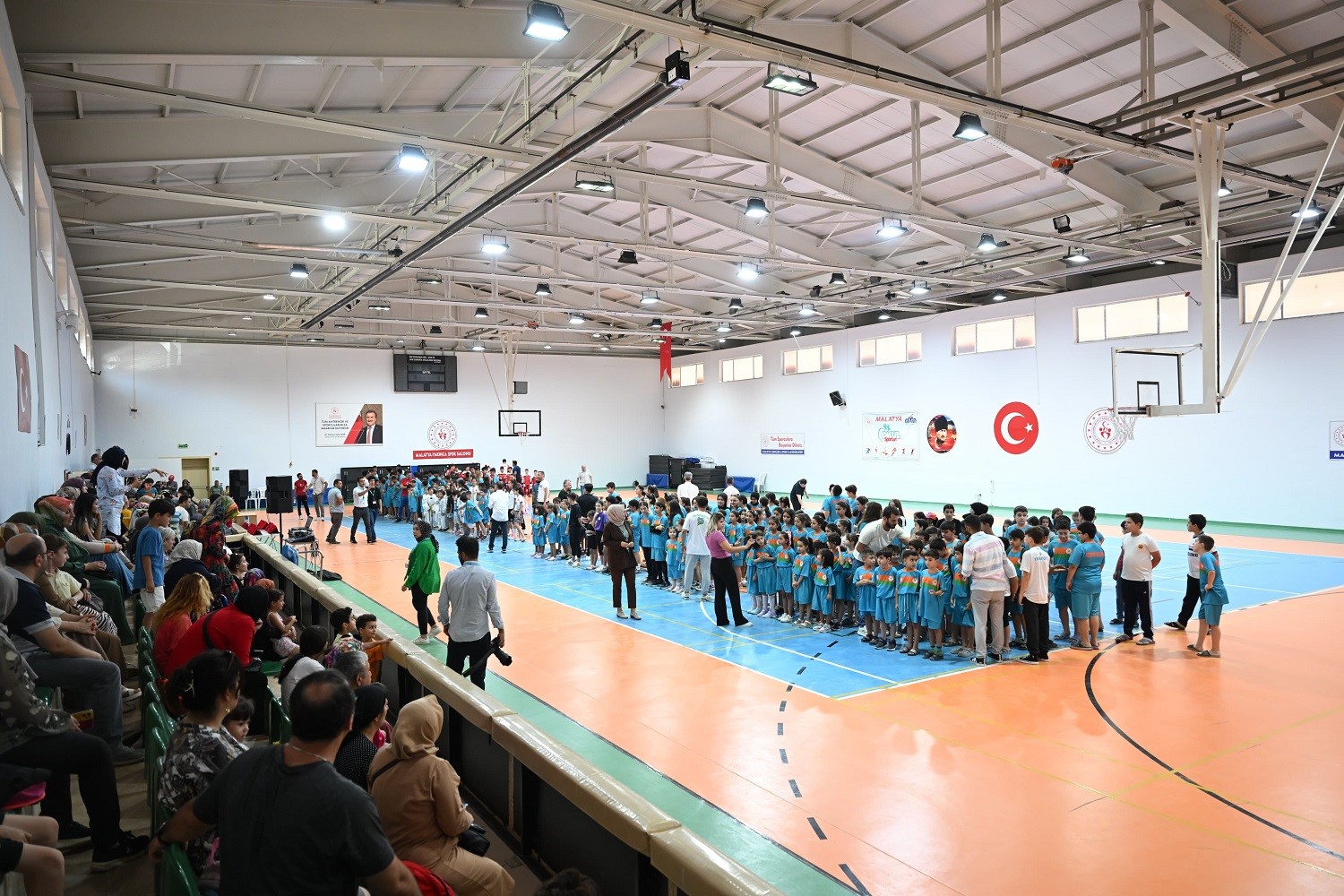 Yeşilyurt Yaz Spor Okulları’nda bin 937 sporcuya eğitim verildi
