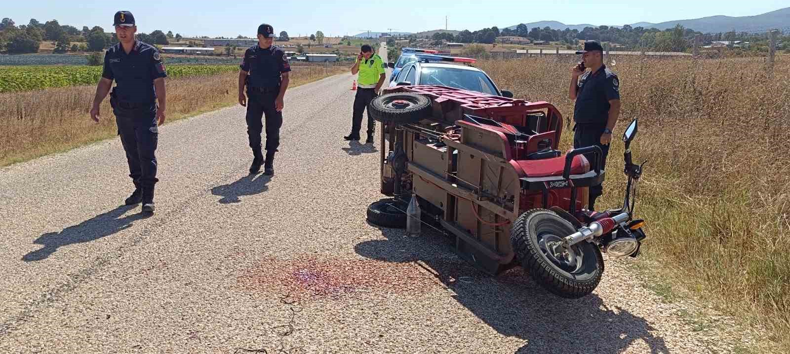 Bilecik’te elektrikli bisikletin devrilmesi sonucu 2 kişi yaralandı
