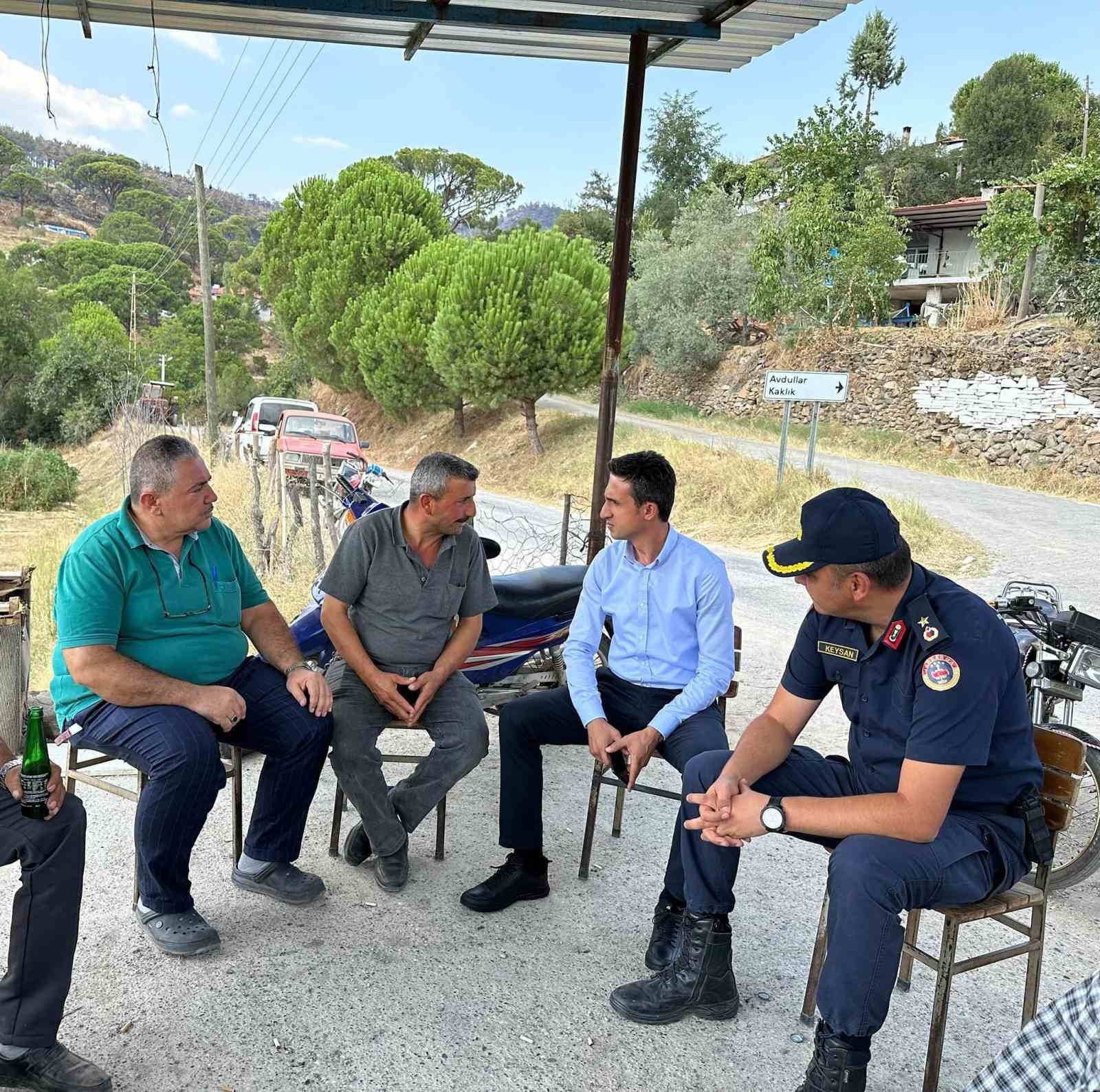 Kaymakam Ata orman yangınından zarar gören mahallerde vatandaşlarla buluştu
