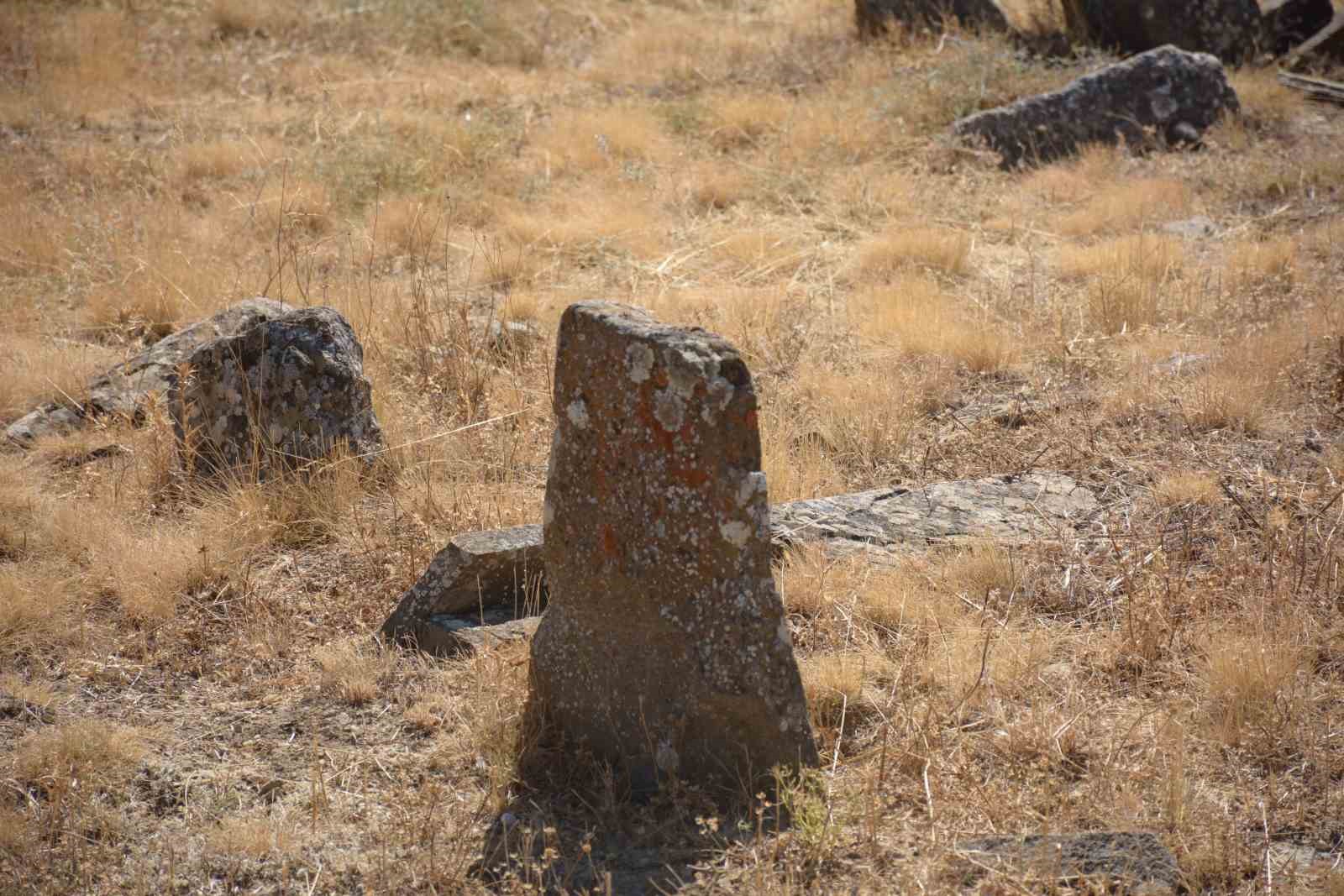 Evlerinin avlusunda 103 yıllık şehit yatıyor
