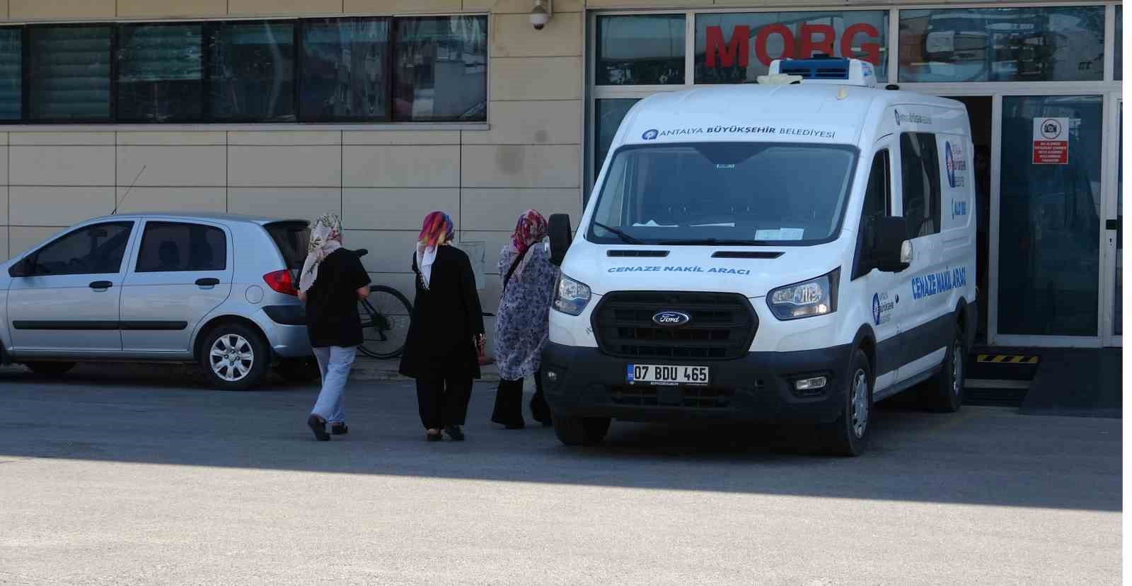 Antalya’daki huzurevi yangınında hastaneye kaldırılan 2 kişiden acı haber
