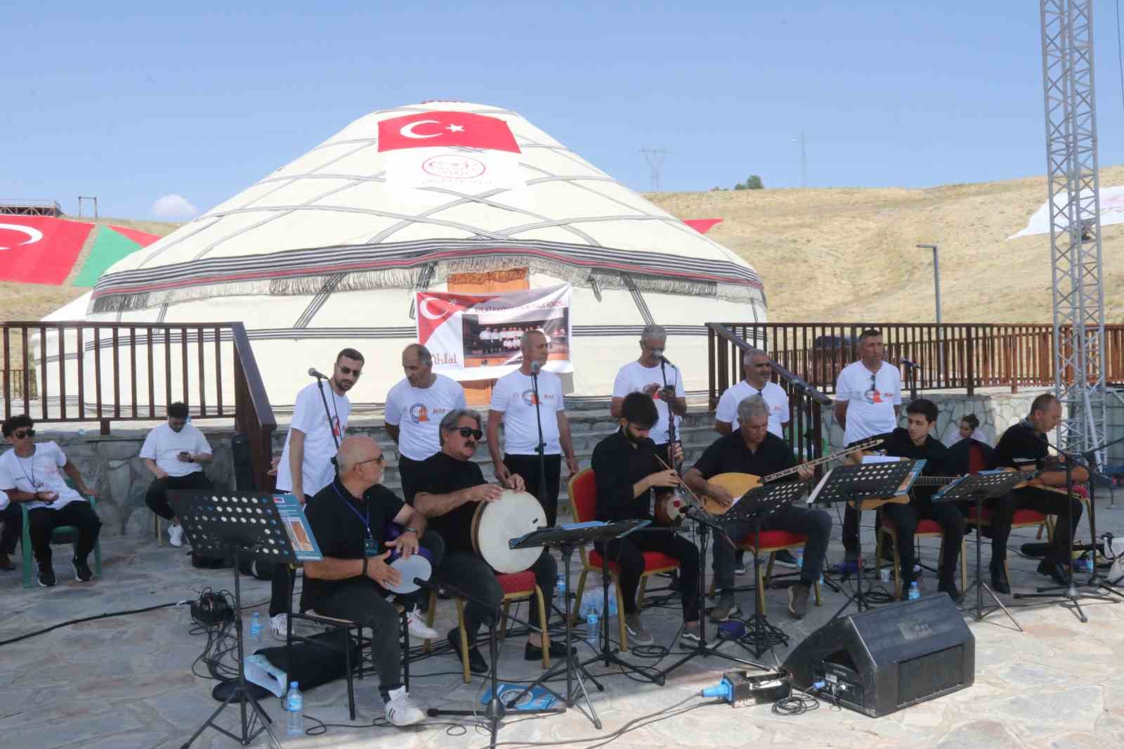 Ahlat’taki Malazgirt kutlamaları coşkuyla devam ediyor
