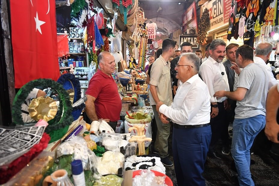 Akar ve Büyükkılıç’tan çarşı gezisi ve vatandaş ziyareti
