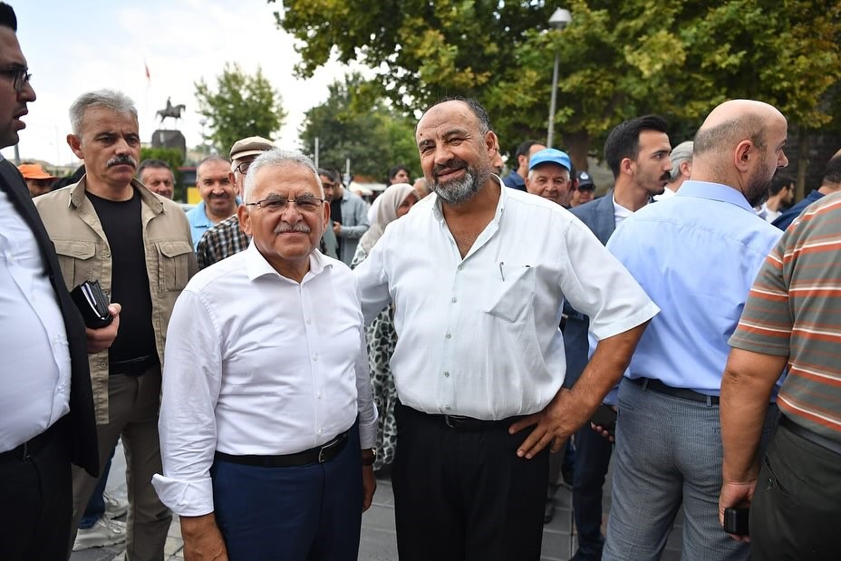 Akar ve Büyükkılıç’tan çarşı gezisi ve vatandaş ziyareti
